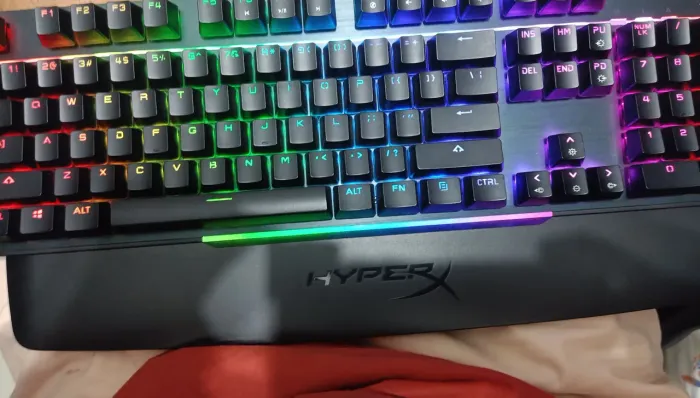 TECLADO MECANICO HYPERX MARS RGB 2 MESES DE USO