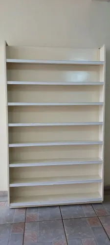 Módulo de Armário em Aço, medindo 1,20 X 2,05, altura da prateleira 0,25m, fundo 0,17m