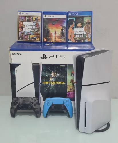 PS5 Slim com leitor de disco 2 controles personalizados