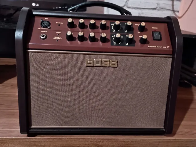 Amplificador Roland Acoustic Singer ACS-LIVE LT de 60W para Violão e Voz, Marrom