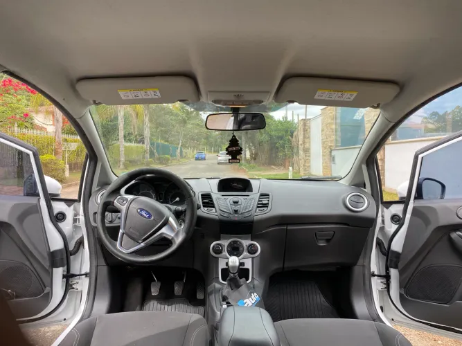 Ford Fiesta 1.6 16V Flex Mec. 5P 2015