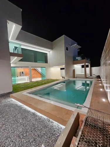 Três Rios (Parque dos Ipês) - Casa moderna !