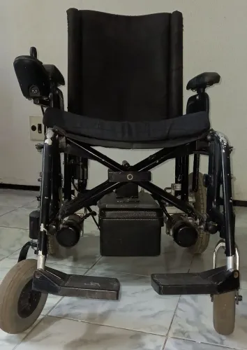 Cadeira de rodas motorizada