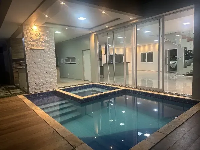 Locação. Casa 3 suítes. Piscina, hidro e área gourmet. Bairro Aparecida.
