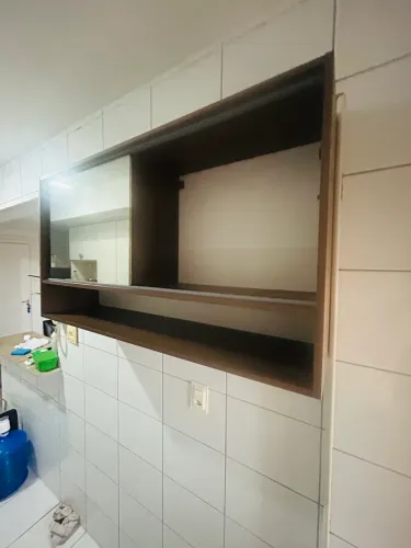 Armário duas portas de correr - vidro espelhado R$ 250