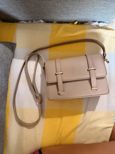 Bolsa Bella Paulla em Couro - Estado de Nova