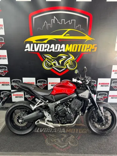 Cb650r e-clutch 2026 zerada. Emplacada e com pronta entrega