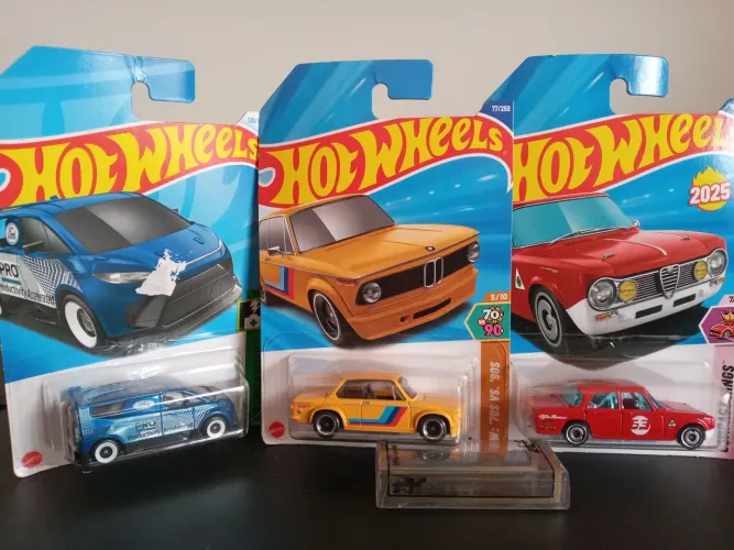 Kit hotwheels 3 peças