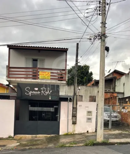 CASA COM SALÃO COMERCIAL À VENDA NO JARDIM FLORENCE I 2 QUARTOS, QUINTAL AMPLO E ESPAÇO PA