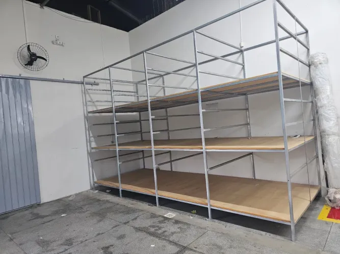 Vendo prateleiras para Rolo de tecido