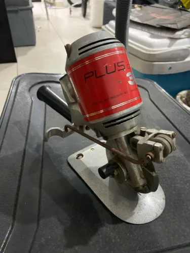 Máquina de cortar tecido 