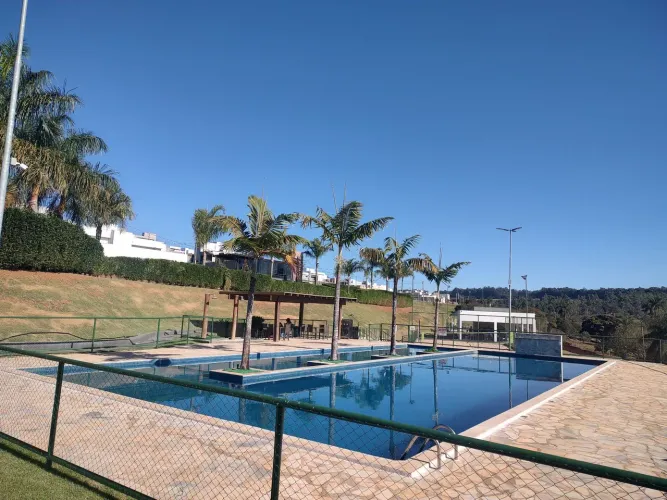Lote no Condomínio Villagio Park