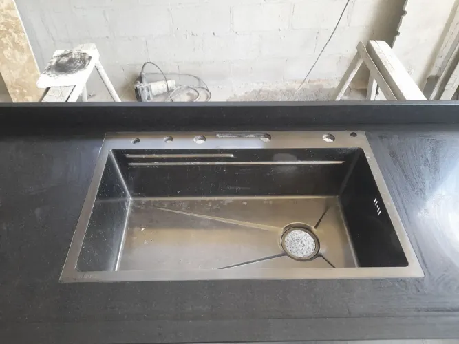 Vendo pia nova 193x60 vai com a torneira de brinde