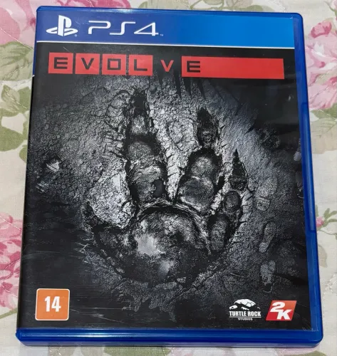 Evolve PS4 - Pouco usado 