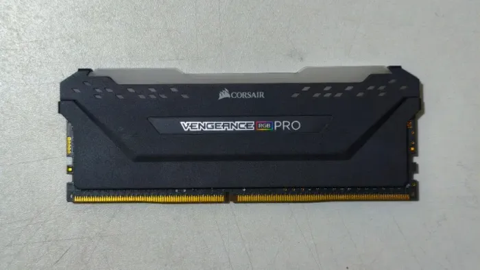 Memória RAM Corsair Vengeance RGB Pro 8GB (1x8GB) 3600MHz