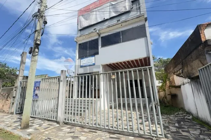 VENDO PRÉDIO COMERCIAL EM SILVA JARDIM /RJ