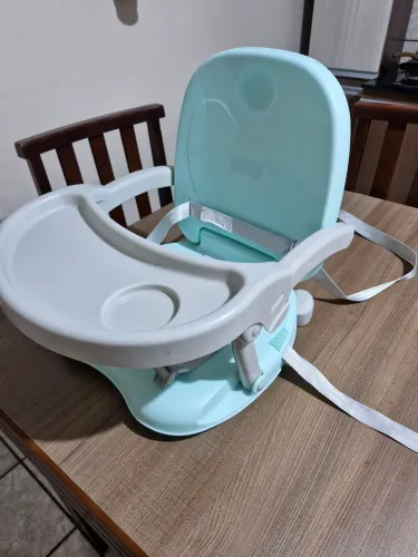 Cadeirinha de alimentação portátil