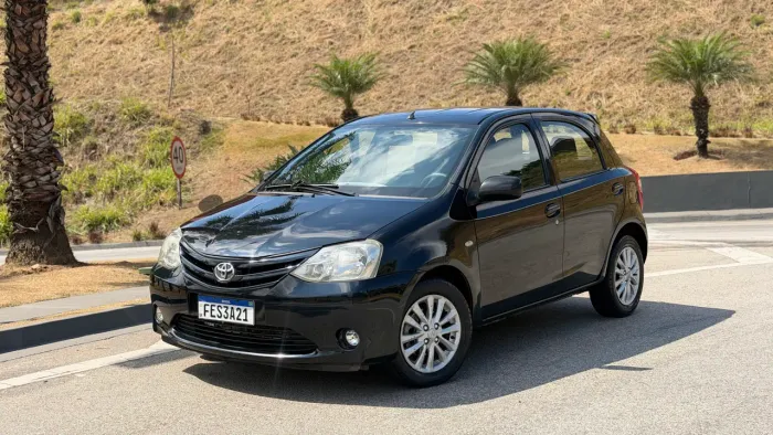 Toyota Etios XLS 1.5 Flex 16V 5P Mec. 2013