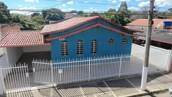 Imóvel Comercial para Venda em Bom Despacho, Santa Efigênia, 1 dormitório, 2 banheiros