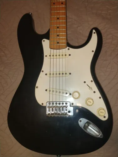 Guitarra Squier by Fender California 