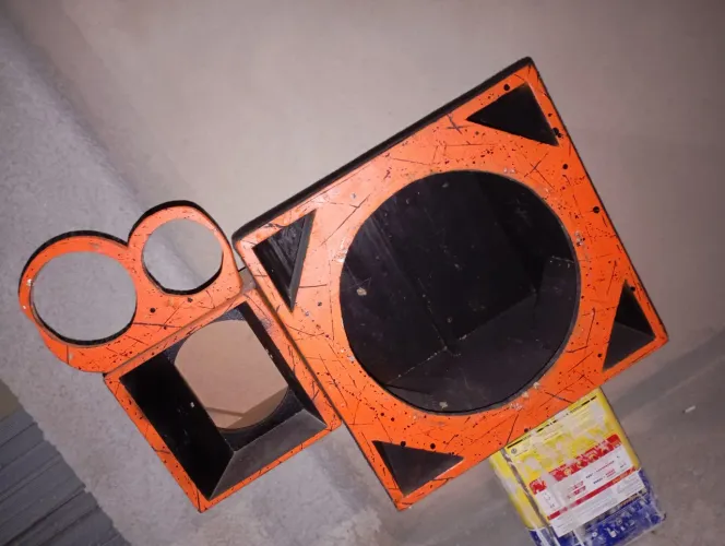 Vendo caixa 4 vias pra grave de 15