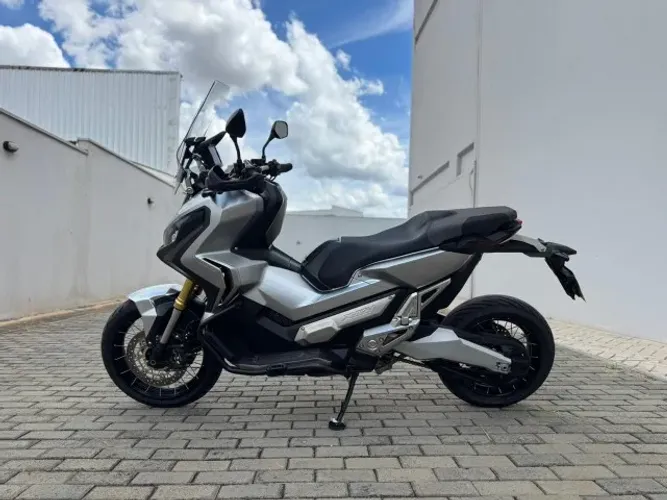 HONDA X-ADV 750
