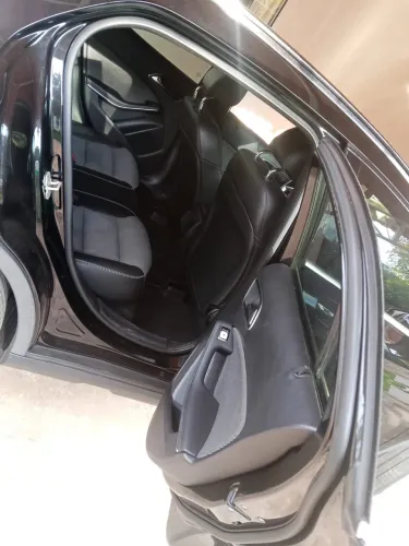 Mercedes-Benz GLA 200 Adv. 1.6/1.6 TB 16V Flex Aut. 2015