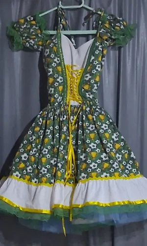 Vestido junino estilo copa  tamanho 40 adulto veste  M ou G com elastano