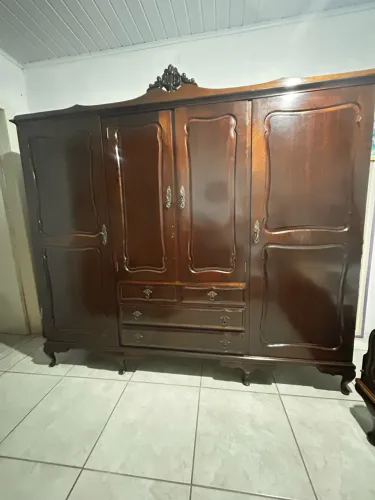 Quarto antigo completo
