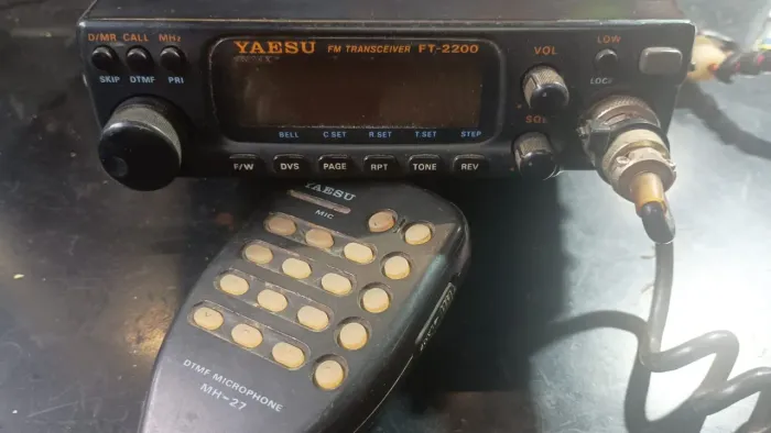 Rádio VHF. YAESU.  FT2200 