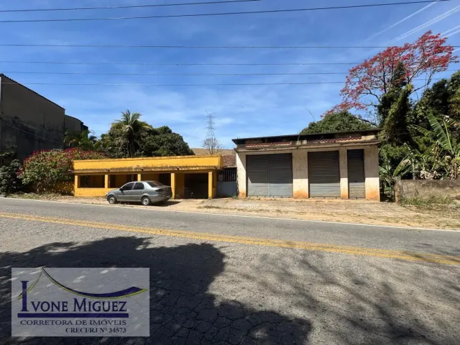 Casa com Lojas em Barro Branco - Paty do Alferes