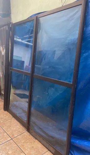 Porta alumínio correr 2fl vidro.Lar 2.00 x Alt 2.12m.Preço R$900.Divido3× ? *