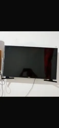 Vendo Tv 32 smart Samsung com controle pega internet Netflix prime vídeo e outros 