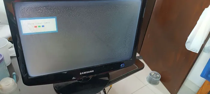 3 monitores funcionando (LEIA A DESCRIÇÃO)