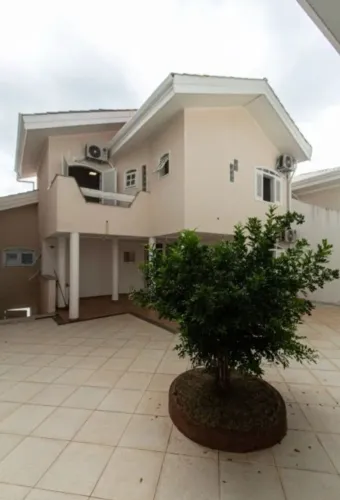 Sobrado à venda no Condomínio Granja Olga II, em Sorocaba-SP.