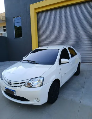 Toyota Etios X Sedan 1.5 Flex 16V 4P Mec. 2015