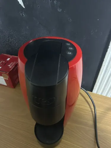Vendo maquina de café 3 corações, semi nova em ótimo estado, funcionando tudo perfeito