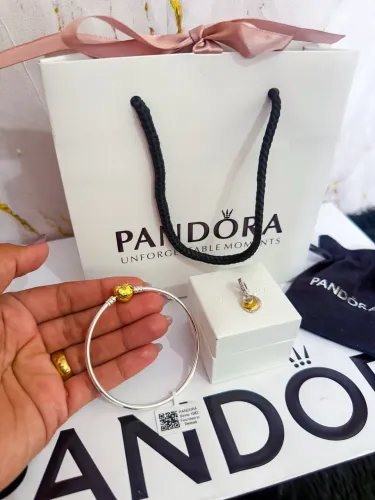 Pulseira Pandora + berloque Forever