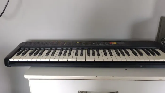 Teclado Yamaha PSR-E253 61 Teclas - Ótimo Estado
