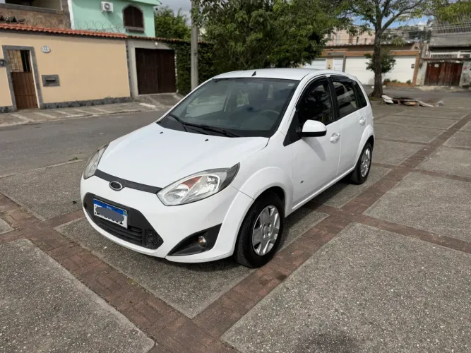 Ford Fiesta SE 1.6 8V Flex 5P 2014