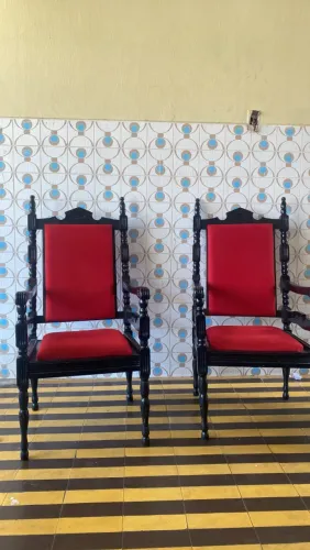 VENDO CADEIRAS COLONIAL