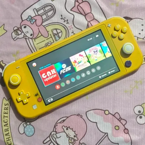 Nintendo Switch Lite Amarelo Desbloqueado + 200 GB SD e acessórios