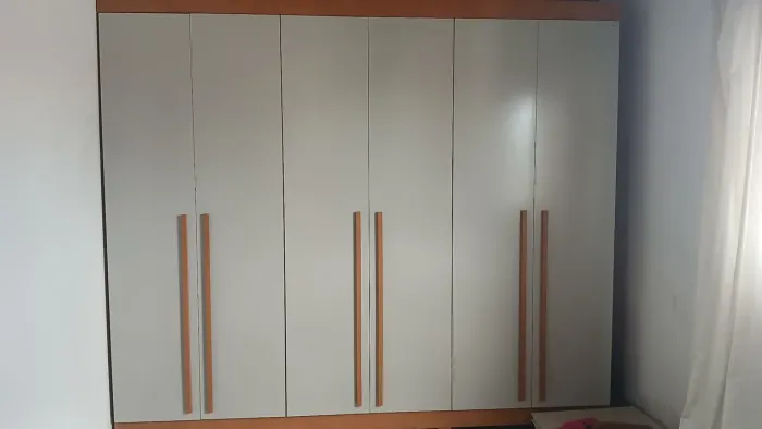Guarda roupa grande