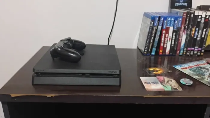 PS4 Slim - Playstation 4 + Jogos 