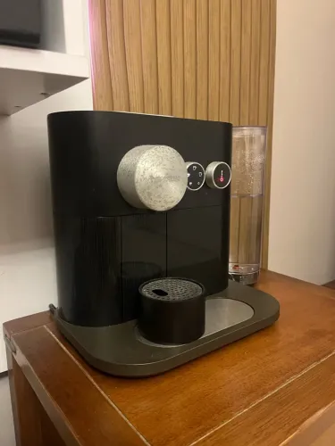 Máquina de café Nespresso Expert C80 Preta ? Bluetooth