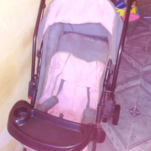 Vendo carrinho de bebê da Gazareno 