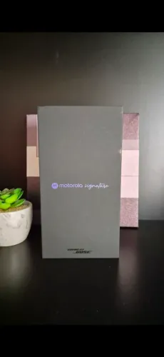 [NOVO/LACRADO] Motorola Signature 5G 512GB | 24GB RAM | Tela AMOLED 165Hz | Verde Oliva