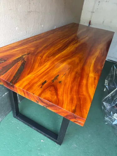 Mesa rústica 1,90 de comprimento por 80cm de largura madeira vinhaco 
