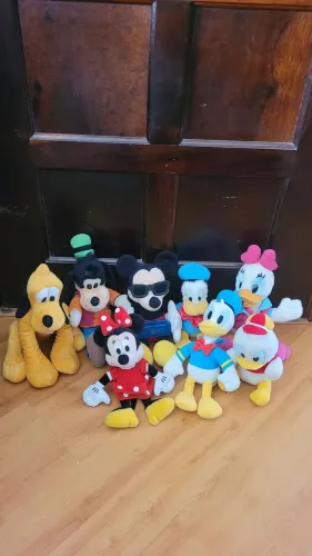 Vendo lote pelúcias Disney