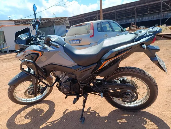 Vendo essa Xre 190 , moto nova , pouco rodada , pra assumir 13 parcelas restante